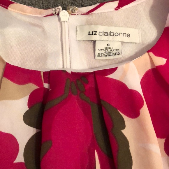 White floral top - Picture 2 of 4